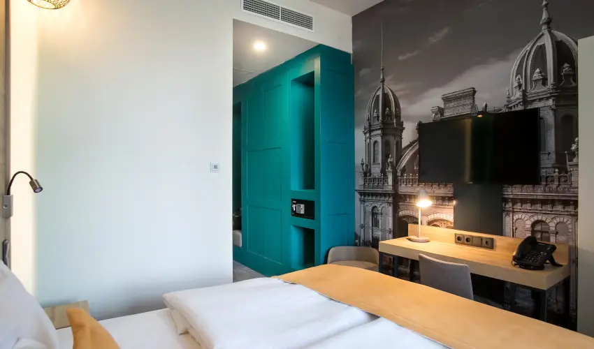 T62 Hotel Budapest - M�rcius 15. 