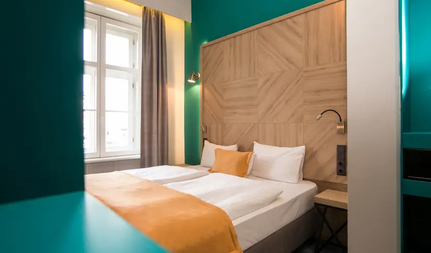 T62 Hotel Budapest - M�rcius 15. 