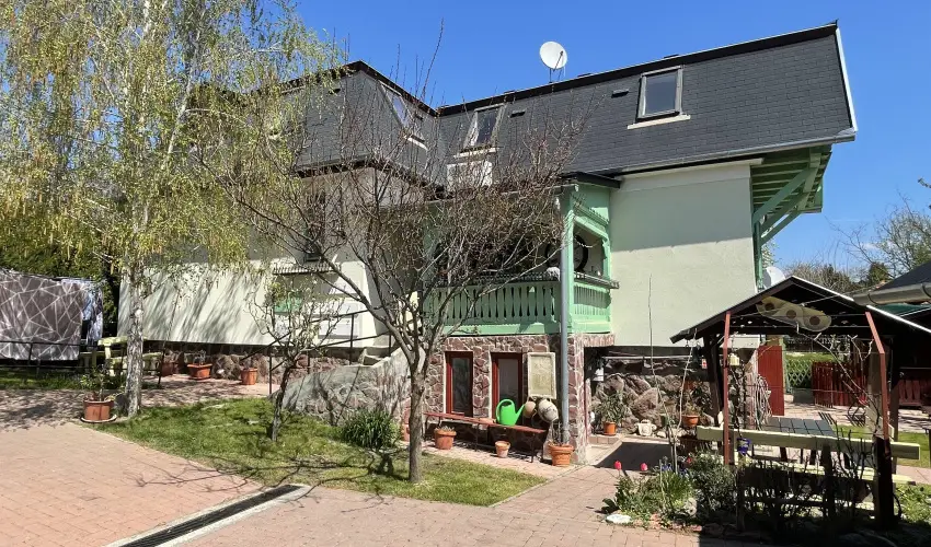 Tams Apartman Balatonfldvr - Mrcius 15. (min. 7 j)