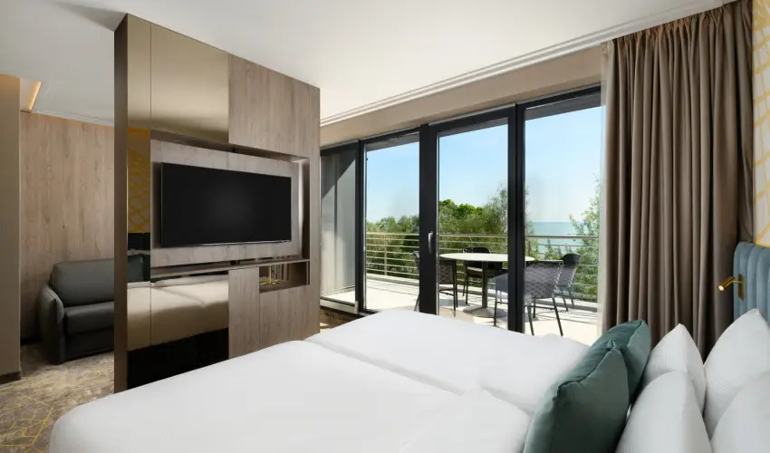 Kenese Bay Garden Resort & Conference Balatonkenese - M�rcius 15. (min. 2 �j)