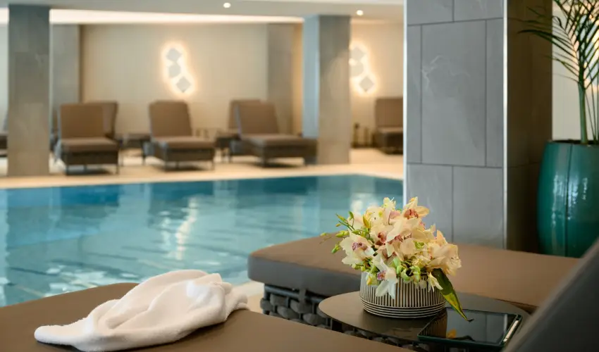 Kenese Bay Garden Resort & Conference Balatonkenese - M�rcius 15. (min. 2 �j)