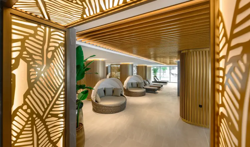 Kenese Bay Garden Resort & Conference Balatonkenese - M�rcius 15. (min. 2 �j)