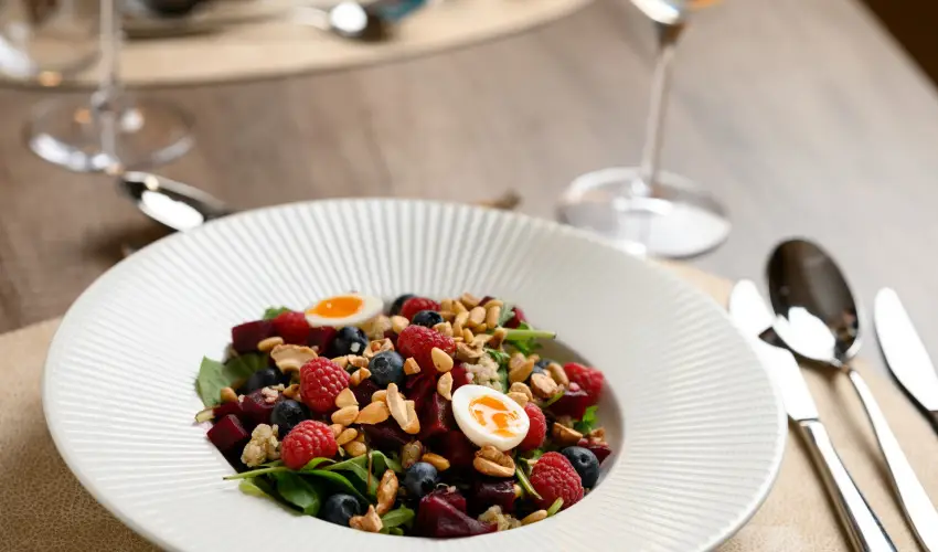 Kenese Bay Garden Resort & Conference Balatonkenese - M�rcius 15. (min. 2 �j)