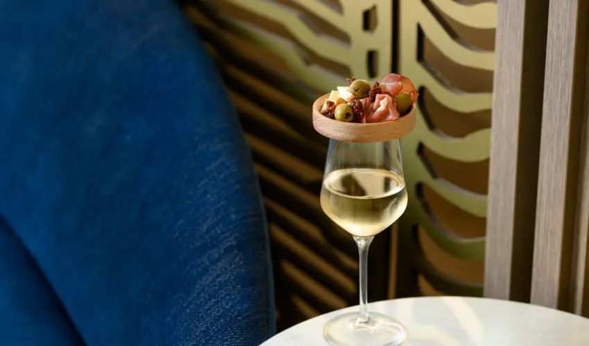 Kenese Bay Garden Resort & Conference Balatonkenese - M�rcius 15. (min. 2 �j)