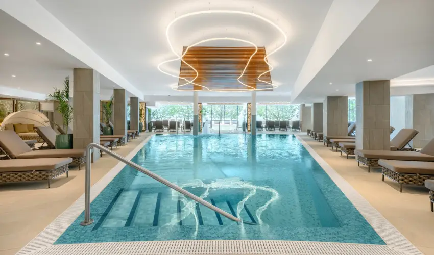 Kenese Bay Garden Resort & Conference Balatonkenese - M�rcius 15. (min. 2 �j)