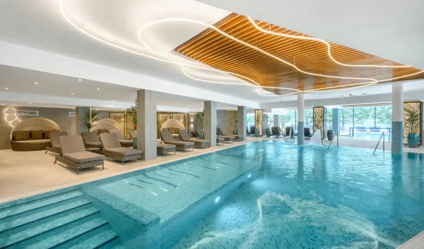 Kenese Bay Garden Resort & Conference Balatonkenese - M�rcius 15. (min. 2 �j)