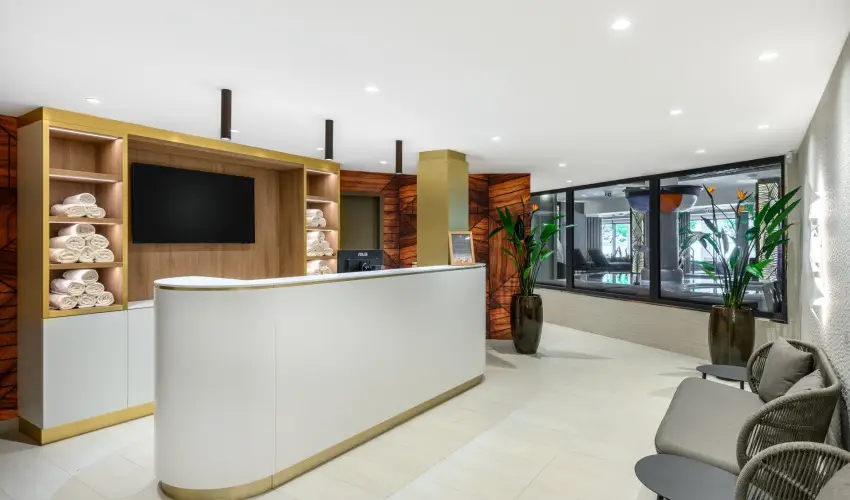 Kenese Bay Garden Resort & Conference Balatonkenese - M�rcius 15. (min. 2 �j)