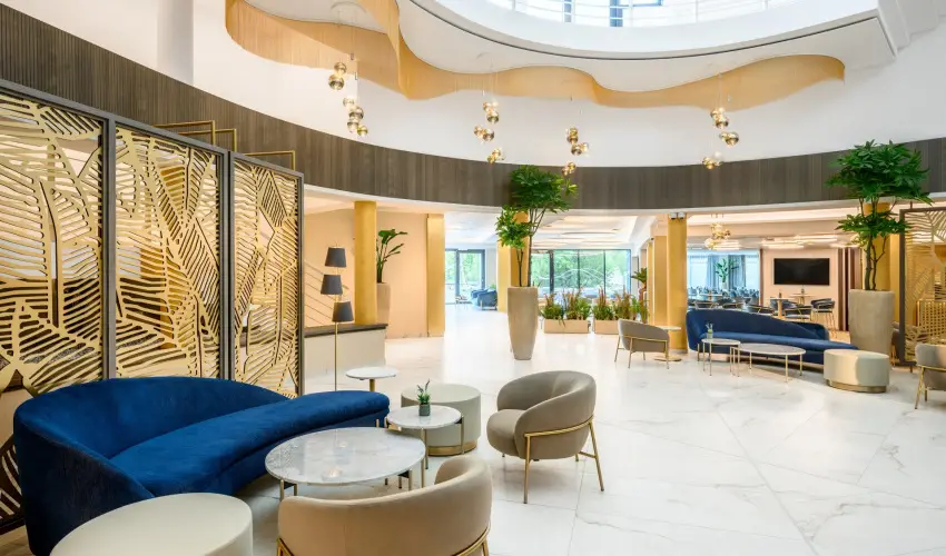 Kenese Bay Garden Resort & Conference Balatonkenese - M�rcius 15. (min. 2 �j)