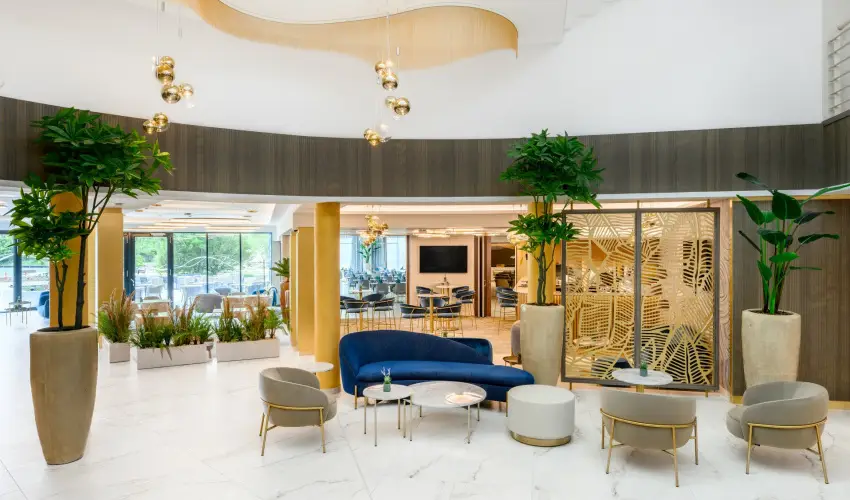 Kenese Bay Garden Resort & Conference Balatonkenese - M�rcius 15. (min. 2 �j)