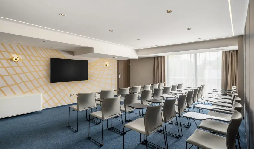 Kenese Bay Garden Resort & Conference Balatonkenese - M�rcius 15. (min. 2 �j)