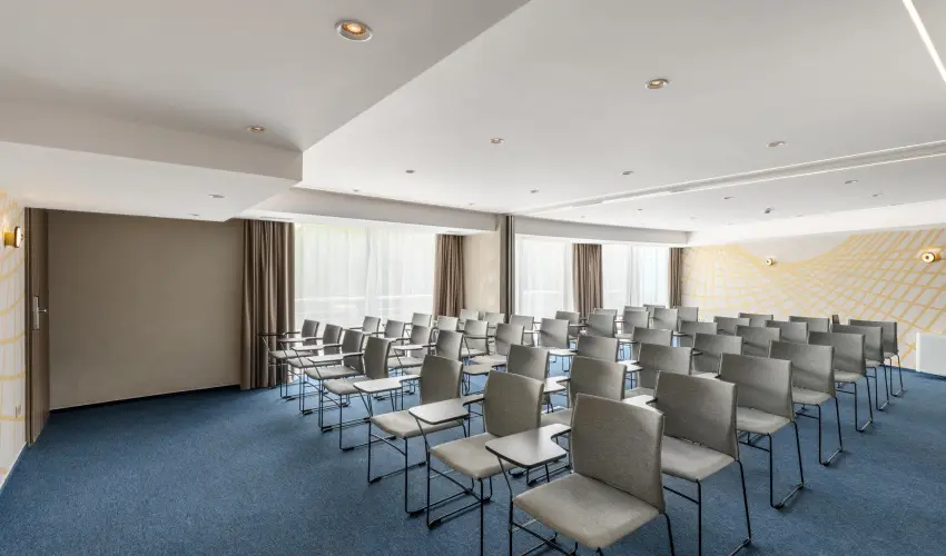 Kenese Bay Garden Resort & Conference Balatonkenese - M�rcius 15. (min. 2 �j)