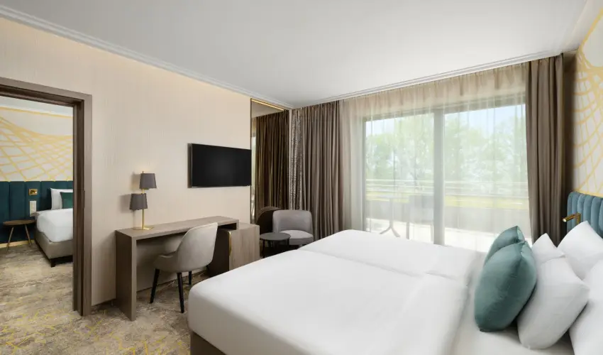 Kenese Bay Garden Resort & Conference Balatonkenese - M�rcius 15. (min. 2 �j)