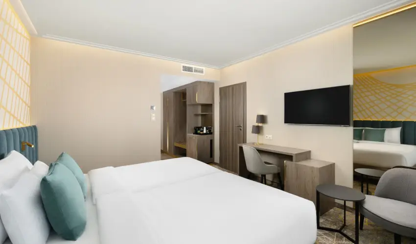 Kenese Bay Garden Resort & Conference Balatonkenese - M�rcius 15. (min. 2 �j)