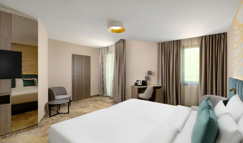 Kenese Bay Garden Resort & Conference Balatonkenese - M�rcius 15. (min. 2 �j)