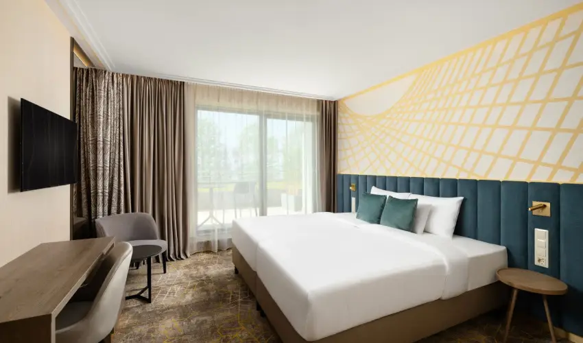 Kenese Bay Garden Resort & Conference Balatonkenese - M�rcius 15. (min. 2 �j)