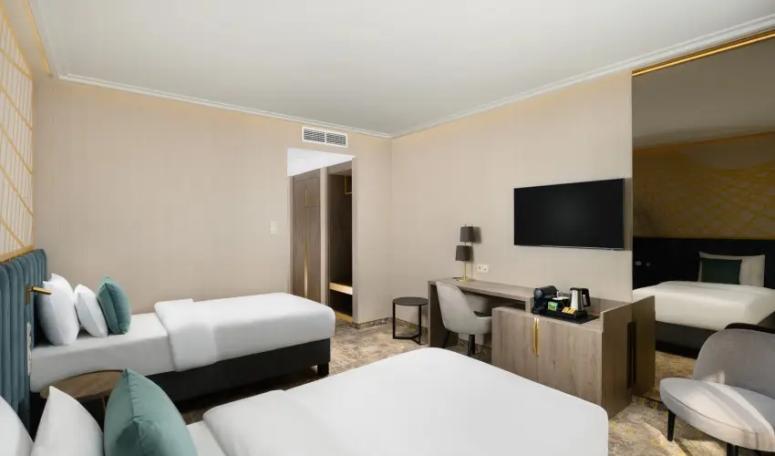 Kenese Bay Garden Resort & Conference Balatonkenese - M�rcius 15. (min. 2 �j)