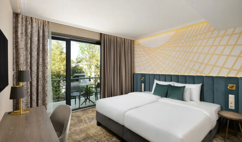 Kenese Bay Garden Resort & Conference Balatonkenese - M�rcius 15. (min. 2 �j)