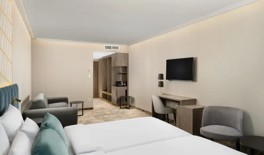 Kenese Bay Garden Resort & Conference Balatonkenese - M�rcius 15. (min. 2 �j)