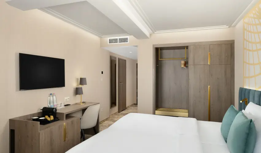 Kenese Bay Garden Resort & Conference Balatonkenese - M�rcius 15. (min. 2 �j)