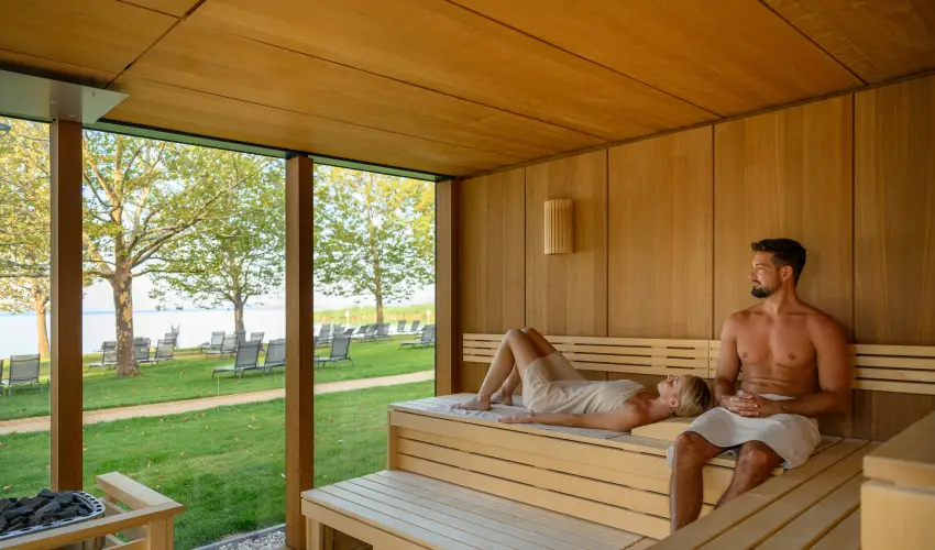 Kenese Bay Garden Resort & Conference Balatonkenese - M�rcius 15. (min. 2 �j)