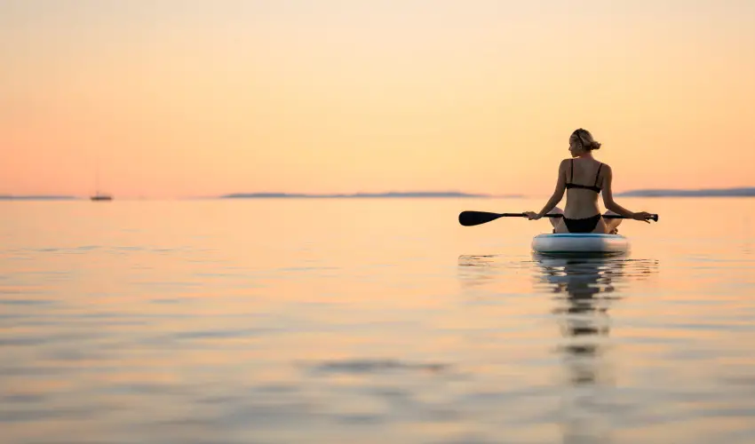 Kenese Bay Garden Resort & Conference Balatonkenese - M�rcius 15. (min. 2 �j)