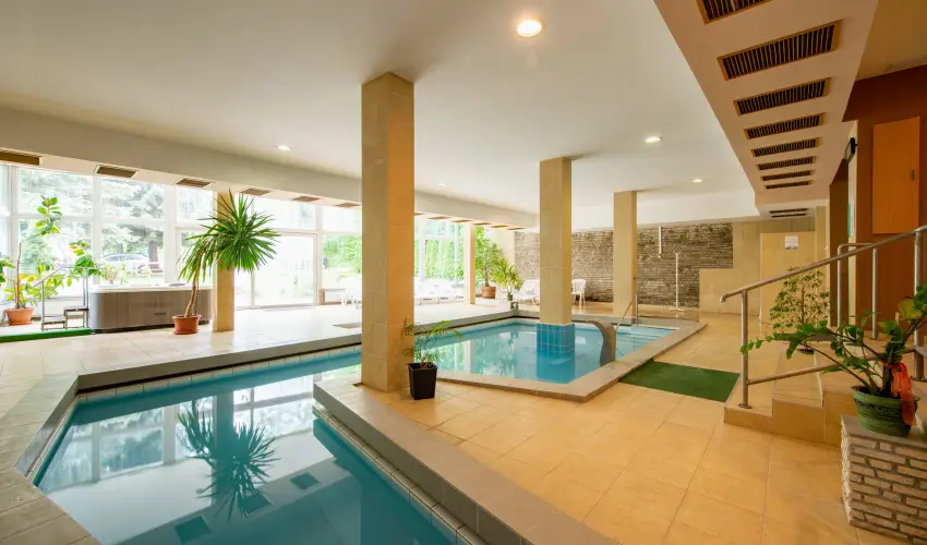 Hotel FIT H�v�z H�v�z - M�rcius 15.