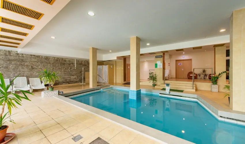 Hotel FIT H�v�z H�v�z - M�rcius 15.