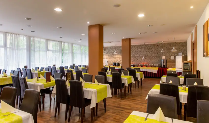 Hotel FIT H�v�z H�v�z - M�rcius 15.