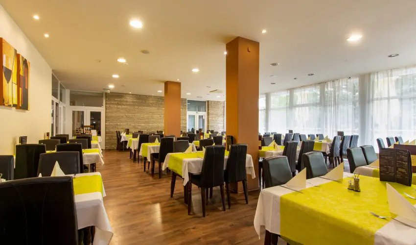 Hotel FIT H�v�z H�v�z - M�rcius 15.