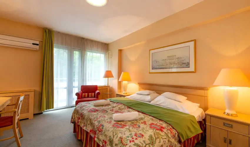 Hotel FIT H�v�z H�v�z - M�rcius 15.