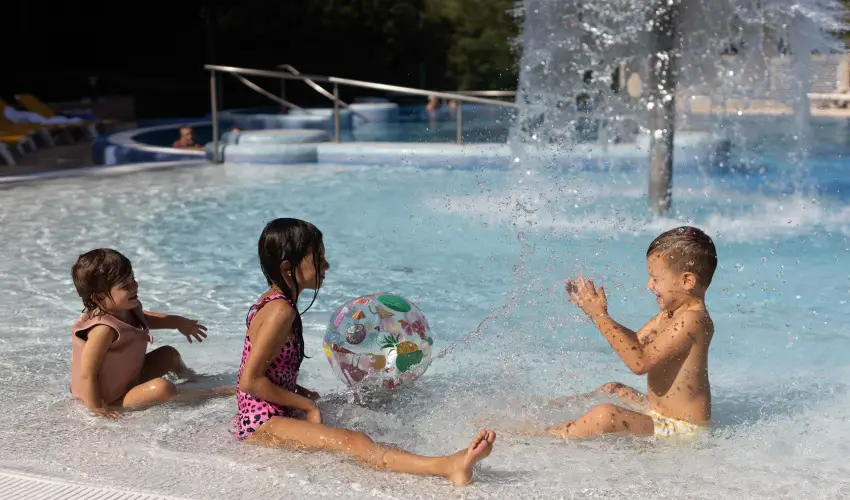 Thermal Hotel Visegr�d Visegr�d - M�rcius 15. (min. 3 �j)