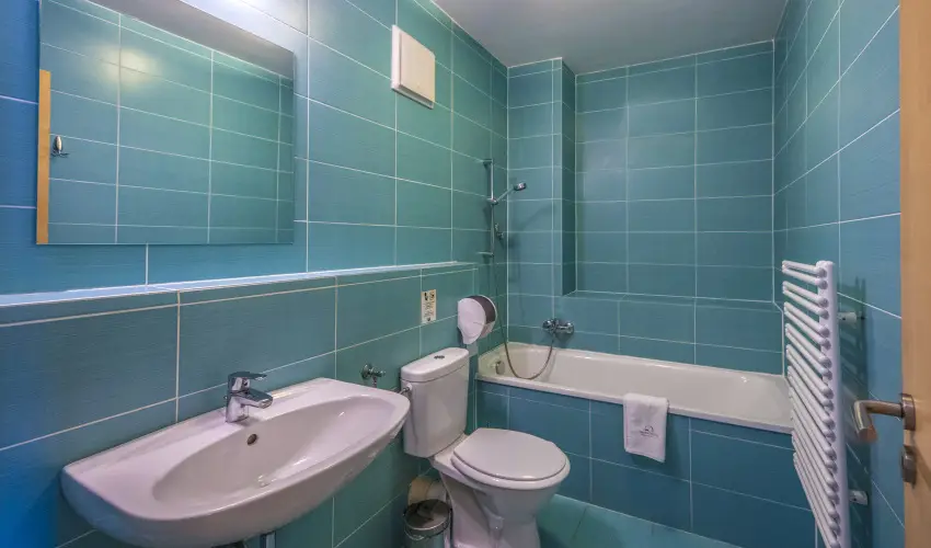 Term�l Apartmanok & Kemping Hark�ny Hark�ny - M�rcius 15. - teljes el�refizet�ssel