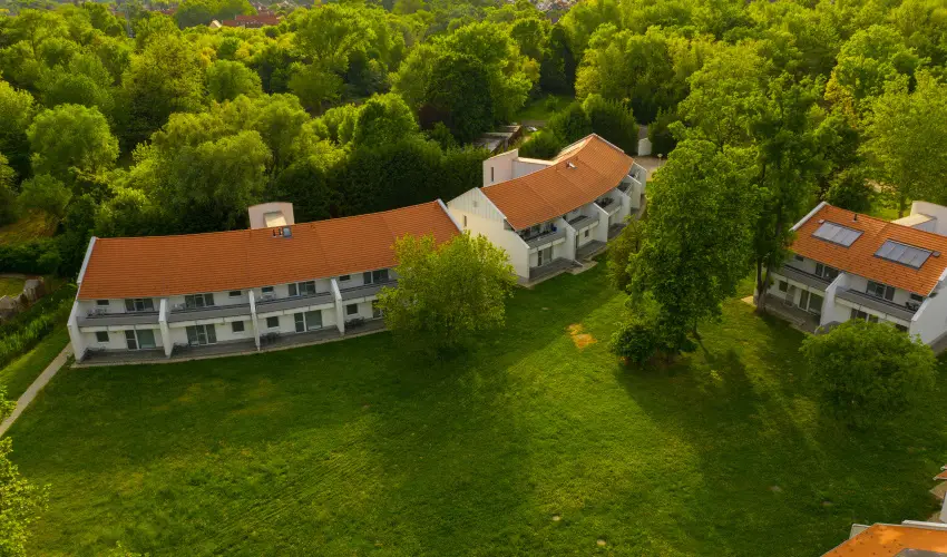Term�l Apartmanok & Kemping Hark�ny Hark�ny - M�rcius 15. - teljes el�refizet�ssel