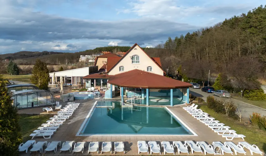 Therm�l Park Hotel Egerszal�k - M�rcius 15.