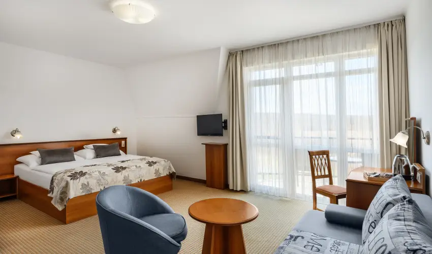 Therm�l Park Hotel Egerszal�k - M�rcius 15.