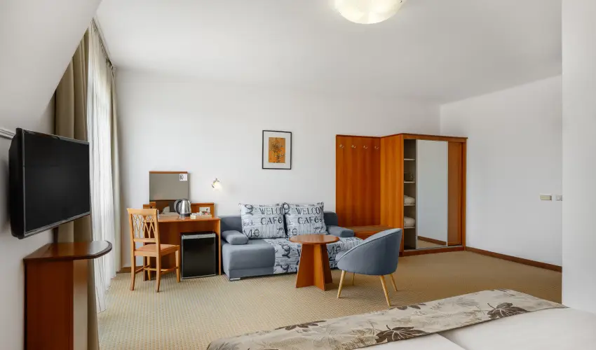 Therm�l Park Hotel Egerszal�k - M�rcius 15.