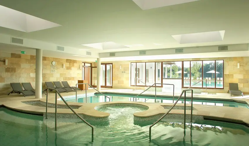 Tisza Balneum Hotel Tiszaf�red - Borvacsora Mautner Zs�fi�val (min. 2 �j)