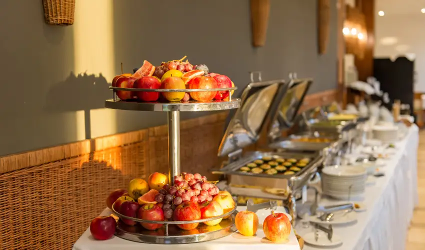 Tisza Balneum Hotel Tiszaf�red - Borvacsora Mautner Zs�fi�val (min. 2 �j)