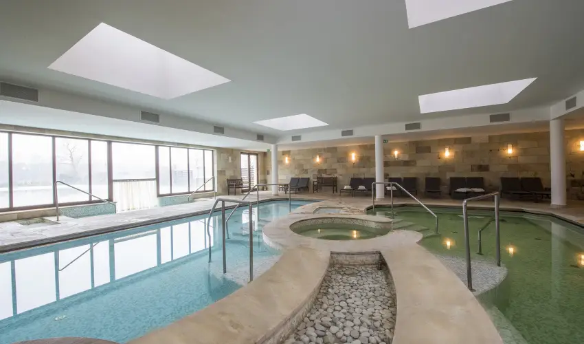 Tisza Balneum Hotel Tiszaf�red - Borvacsora Mautner Zs�fi�val (min. 2 �j)