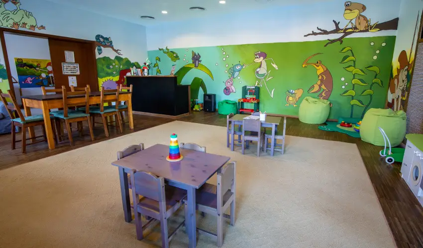 Tisza Balneum Hotel Tiszaf�red - Borvacsora Mautner Zs�fi�val (min. 2 �j)