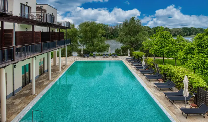 Tisza Balneum Hotel Tiszaf�red - Borvacsora Mautner Zs�fi�val (min. 2 �j)