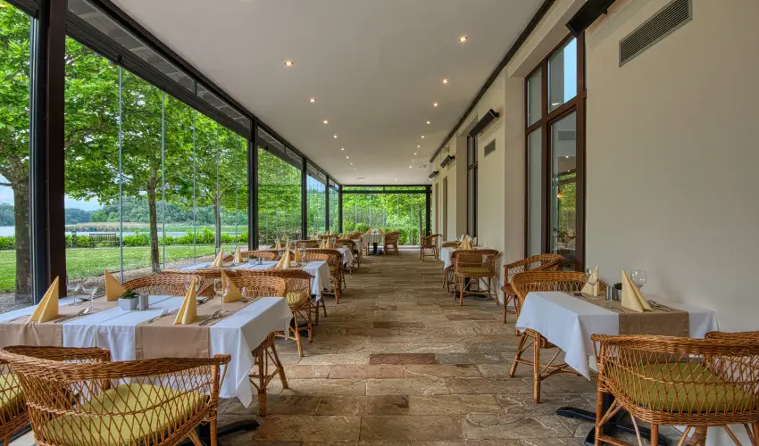 Tisza Balneum Hotel Tiszaf�red - Borvacsora Mautner Zs�fi�val (min. 2 �j)