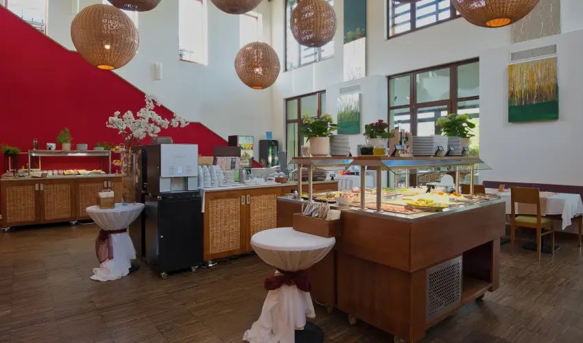 Tisza Balneum Hotel Tiszaf�red - Borvacsora Mautner Zs�fi�val (min. 2 �j)