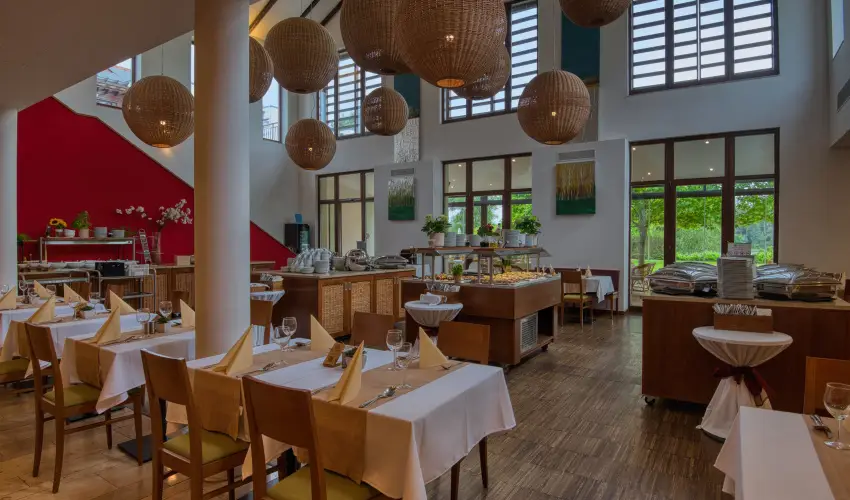 Tisza Balneum Hotel Tiszaf�red - Borvacsora Mautner Zs�fi�val (min. 2 �j)