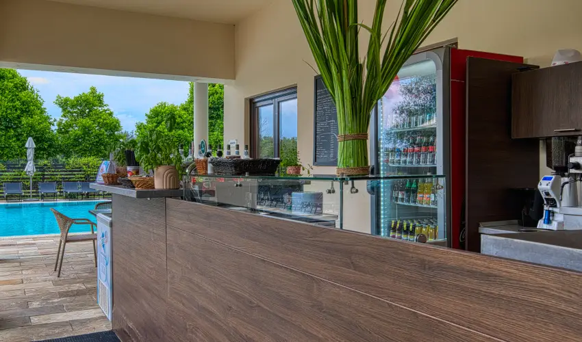 Tisza Balneum Hotel Tiszaf�red - Borvacsora Mautner Zs�fi�val (min. 2 �j)