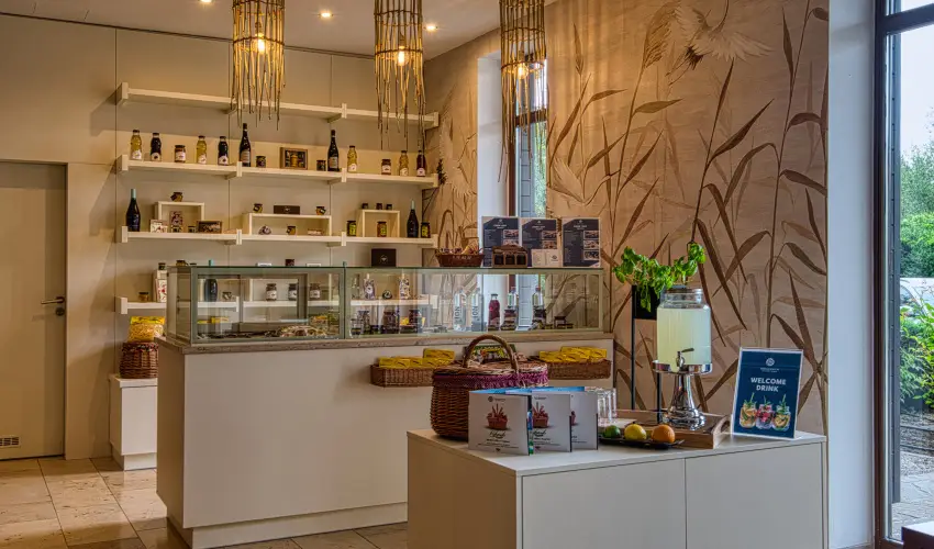 Tisza Balneum Hotel Tiszaf�red - Borvacsora Mautner Zs�fi�val (min. 2 �j)