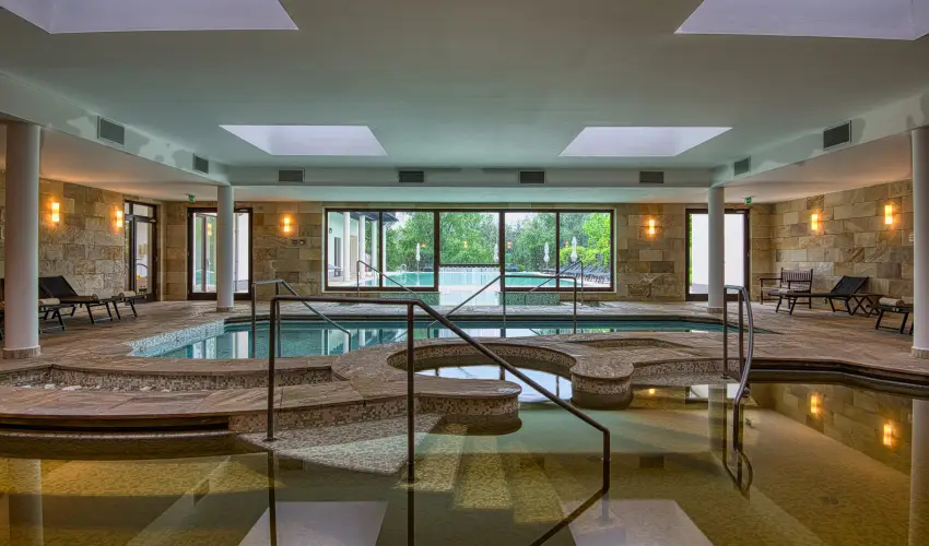 Tisza Balneum Hotel Tiszaf�red - Borvacsora Mautner Zs�fi�val (min. 2 �j)