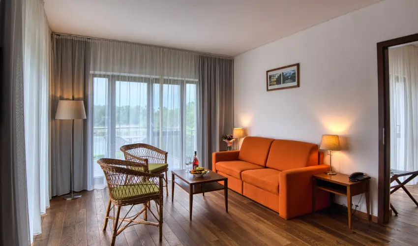 Tisza Balneum Hotel Tiszaf�red - Borvacsora Mautner Zs�fi�val (min. 2 �j)