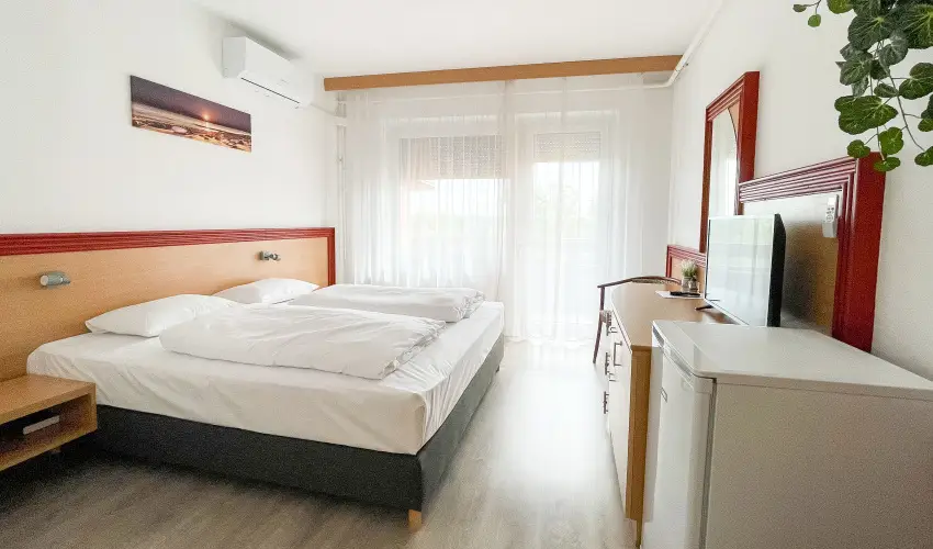 Tisza Sport Hotel Szeged - M�rcius 15. 