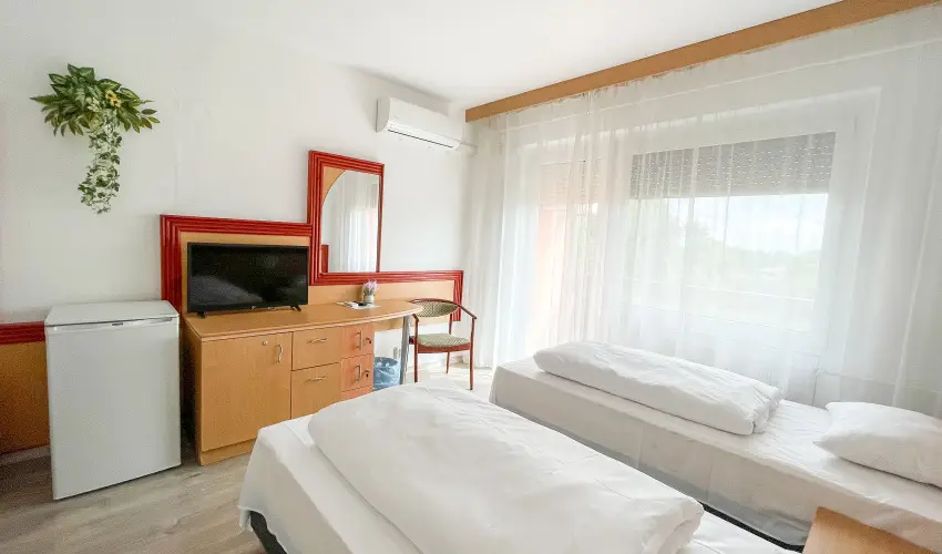 Tisza Sport Hotel Szeged - M�rcius 15. 